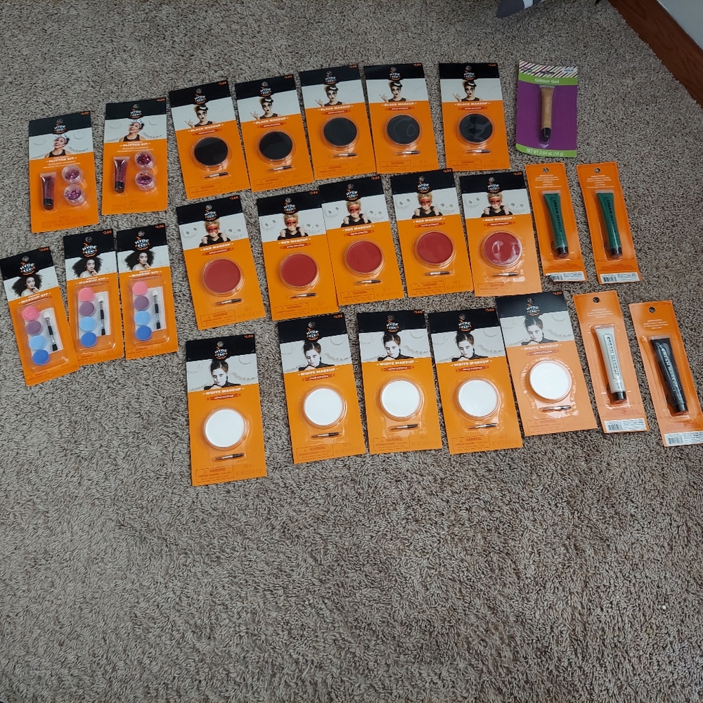 25 makeup kits